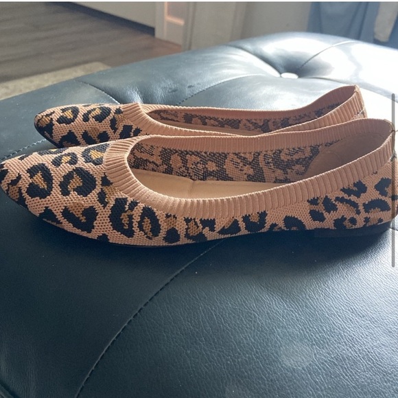 Leopard Print flats - Picture 6 of 10